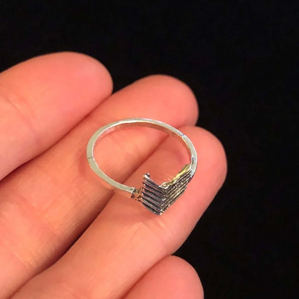Jewelry - Silver Tone Chevron Ring Size 6